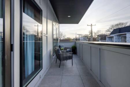 The Ireland - Rooftop Views, 9 Min To Broadway Villa Nashville Exterior photo